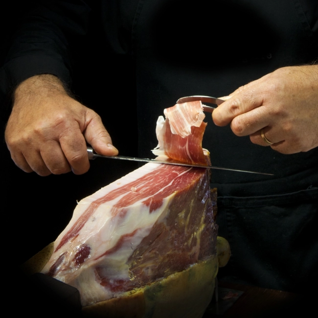 Jambon porc noir de Bigorre ©Consortium Noir de Bigorre
